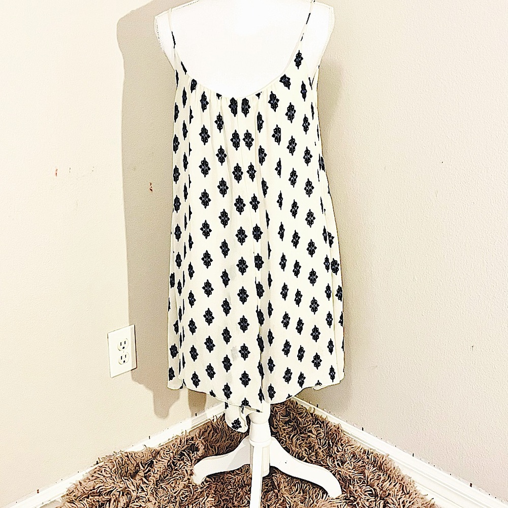 Fun Spaghetti Strap free flowing Dress from Zara with Nice Print!